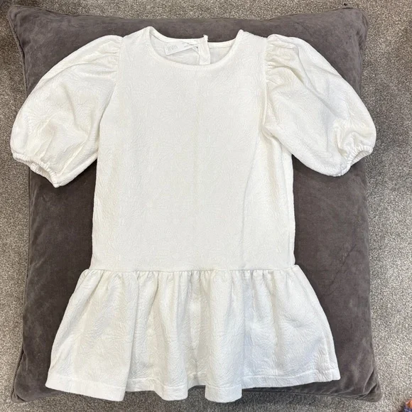Little Girls ZARA White Puff Sleeve Dress - Picture 1 of 2
